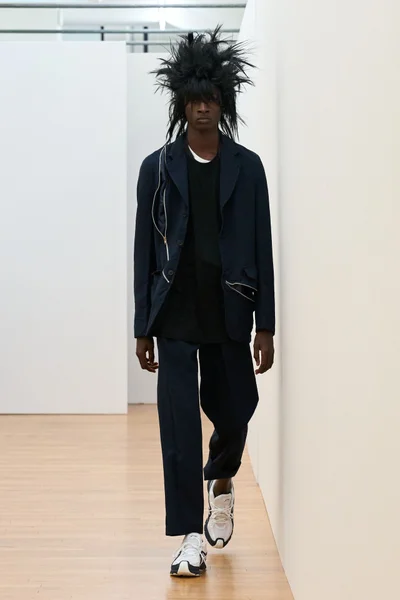 Look 15